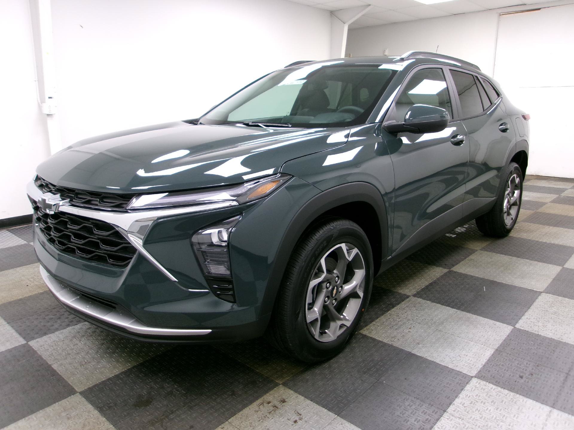New 2026 Chevrolet Trax LT w/ Driver Confidence Package