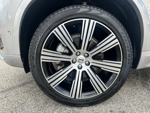 Used 2025 Volvo XC90 B6 Ultra w/ Protection Package image 9