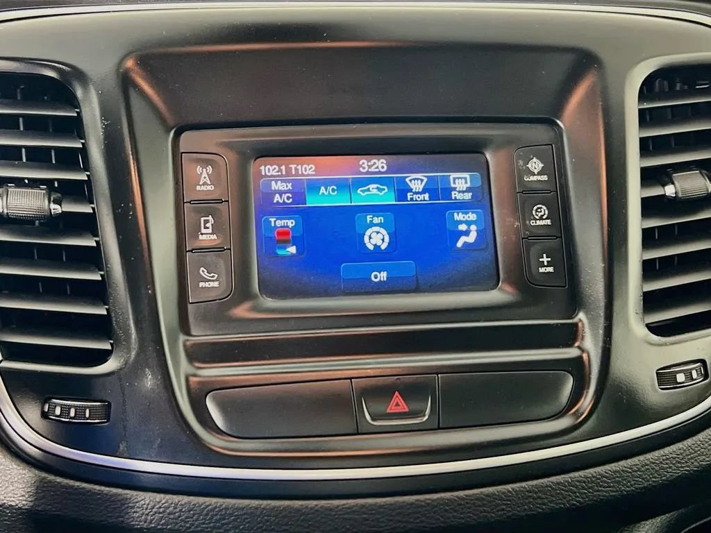 Used 2016 Chrysler 200 Limited FWD image 17