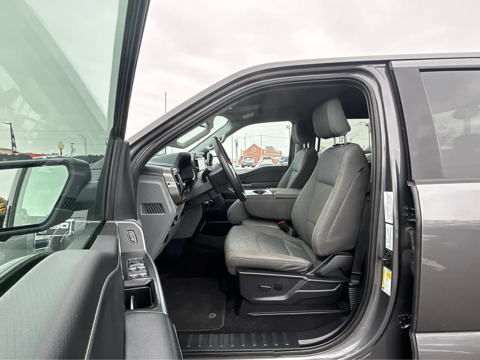 Used 2024 Ford F150 XLT AWD/4WD image 13
