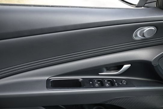 New 2026 Hyundai Elantra Limited FWD image 8