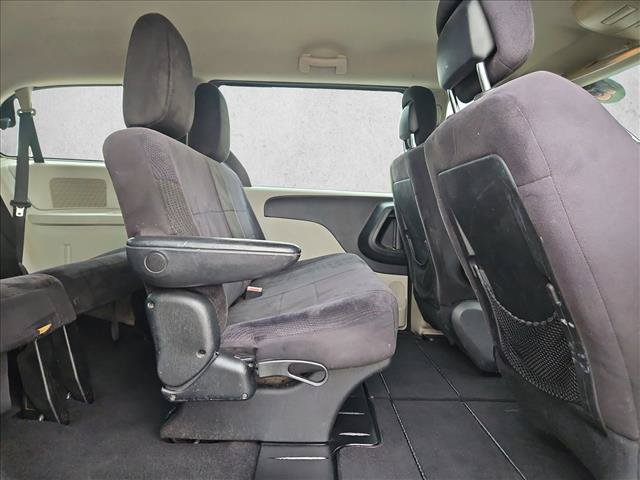 Used 2013 Dodge Grand Caravan American Value Package w/ UConnect Hands-Free Group FWD image 18
