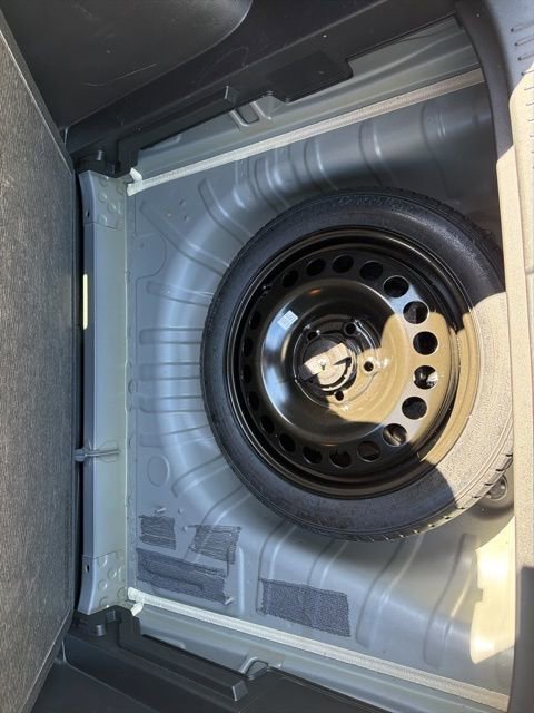 Used 2024 Chevrolet Trax RS FWD image 31