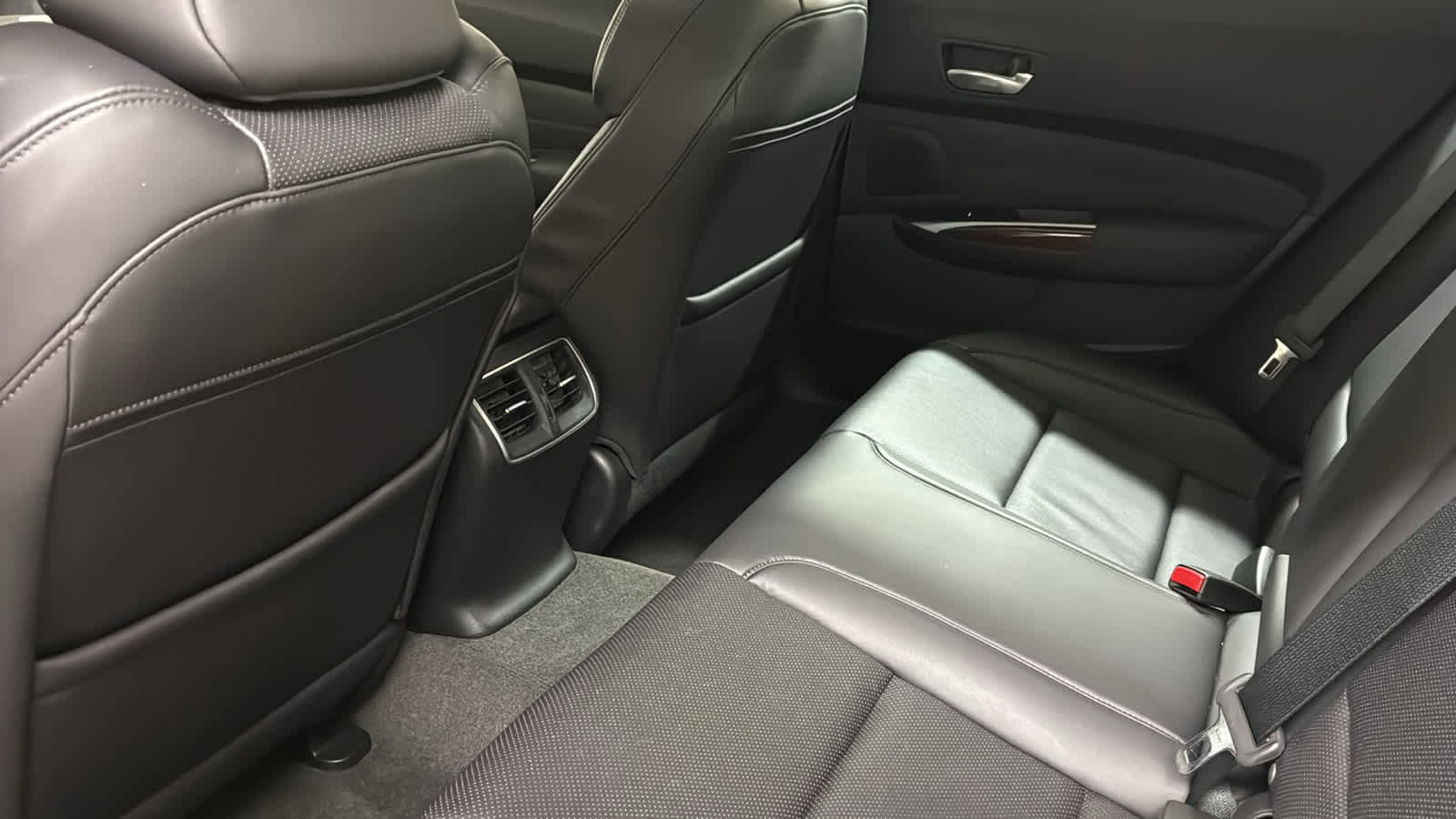 Used 2015 Acura TLX V6 w/ Technology Package image 28