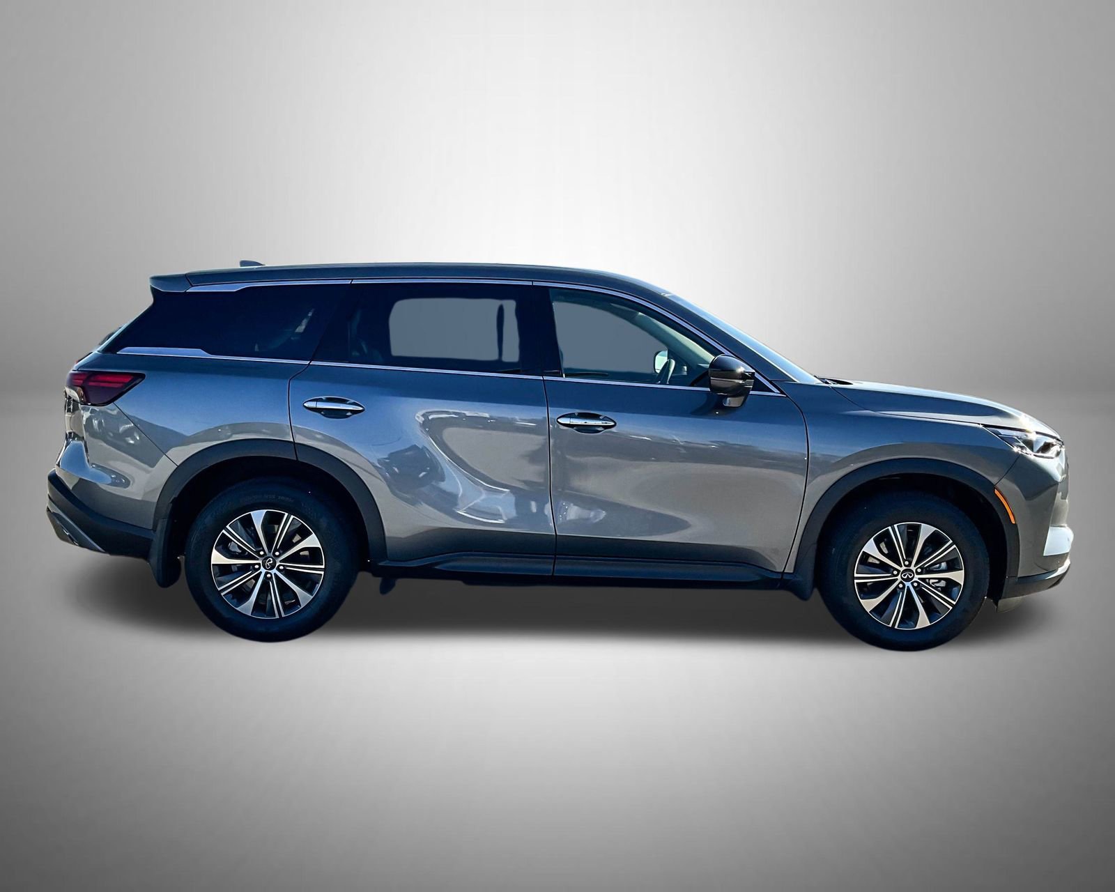 Certified 2025 INFINITI QX60 Pure image 4