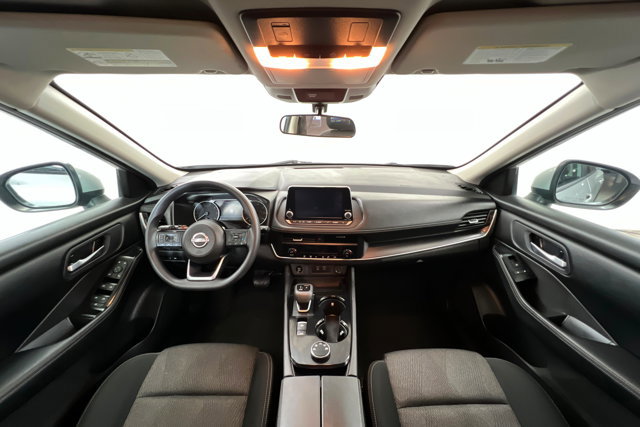 Used 2024 Nissan Rogue SV image 9