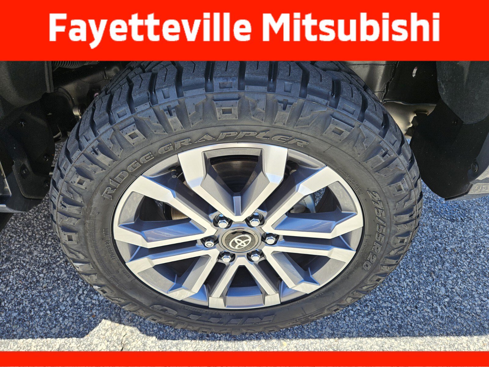 Used 2025 Toyota 4Runner Limited AWD/4WD image 14