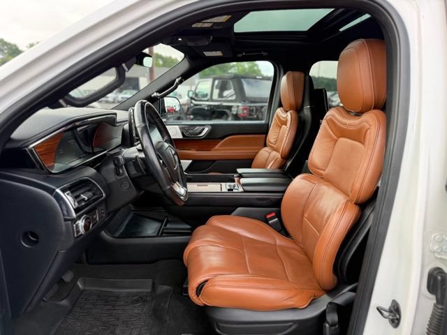 Used 2018 Lincoln Navigator Reserve w/ Technology Package AWD/4WD image 14