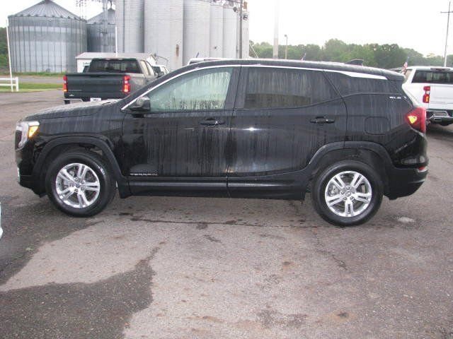 Used 2024 GMC Terrain SLE AWD/4WD image 13
