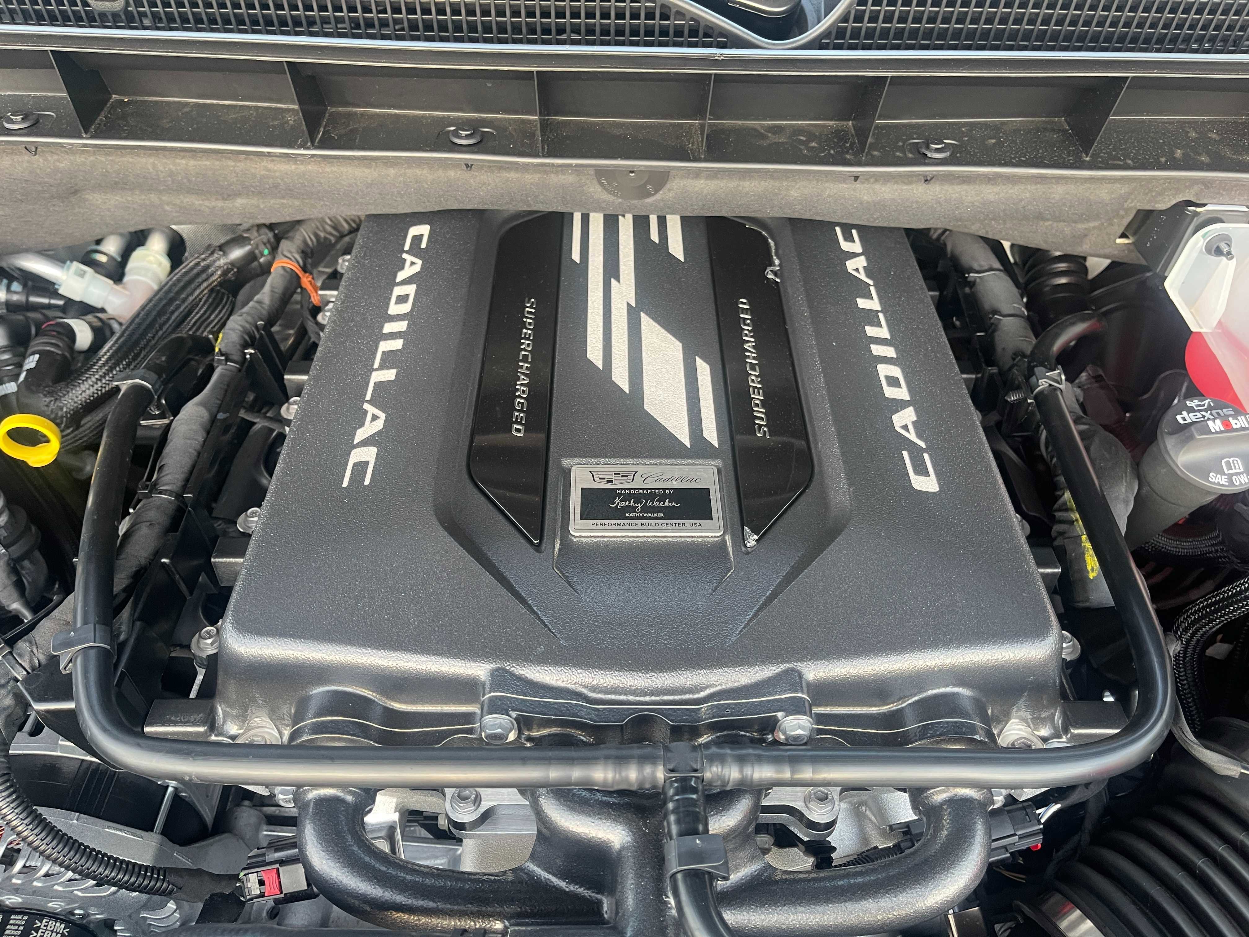 Used 2025 Cadillac Escalade ESV V image 43