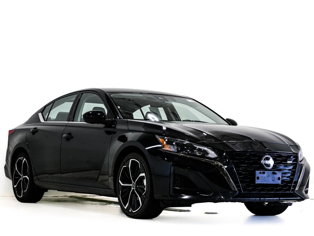 Used 2024 Nissan Altima 2.5 SR