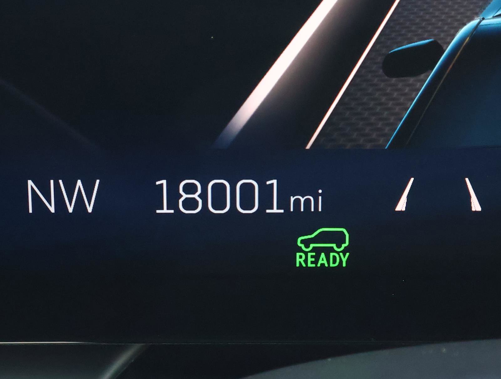 Used 2024 Cadillac Lyriq Luxury w/ LPO, Floor Liner Package image 33