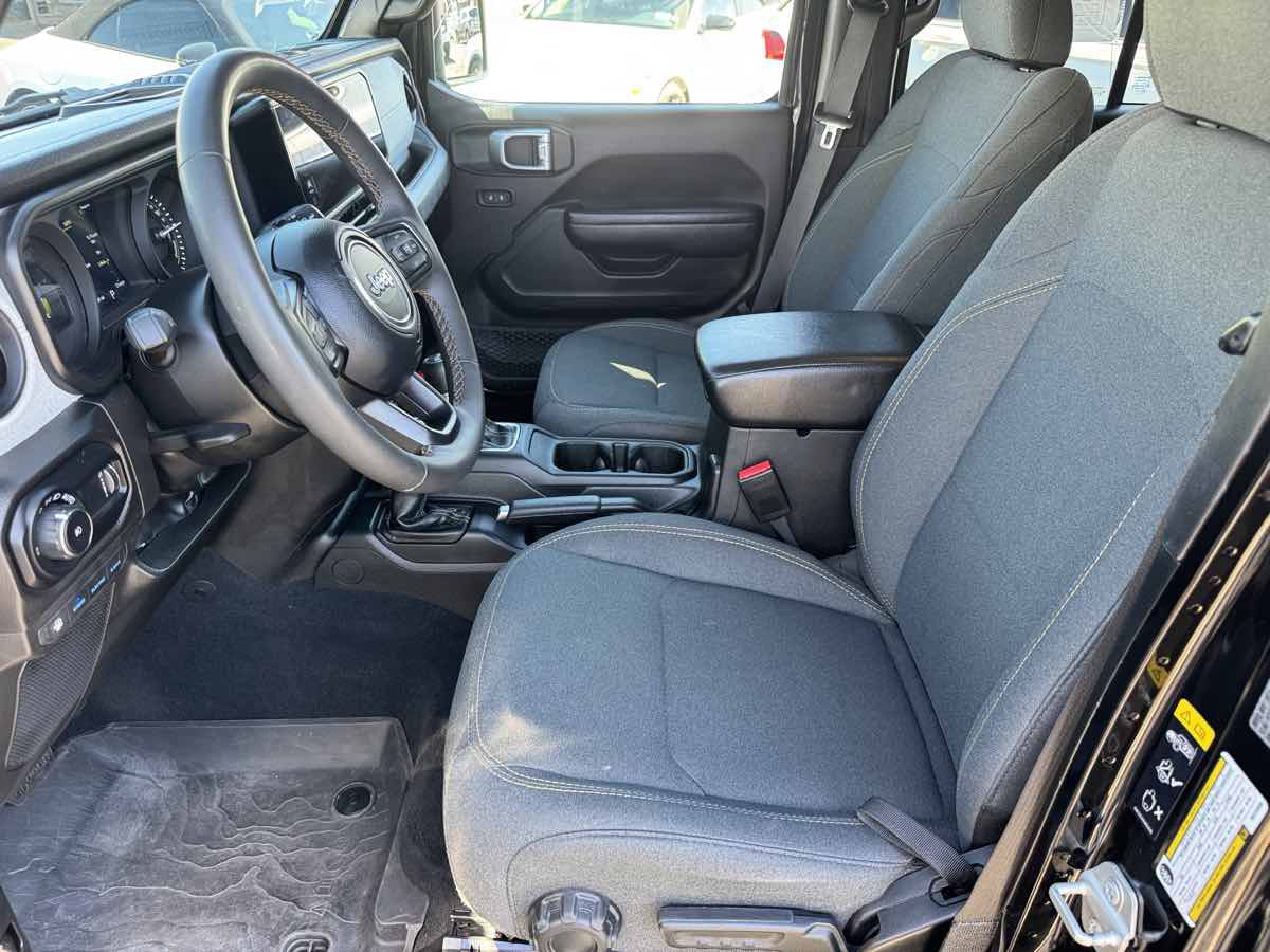 Used 2024 Jeep Wrangler Unlimited w/ Convenience Group AWD/4WD image 26