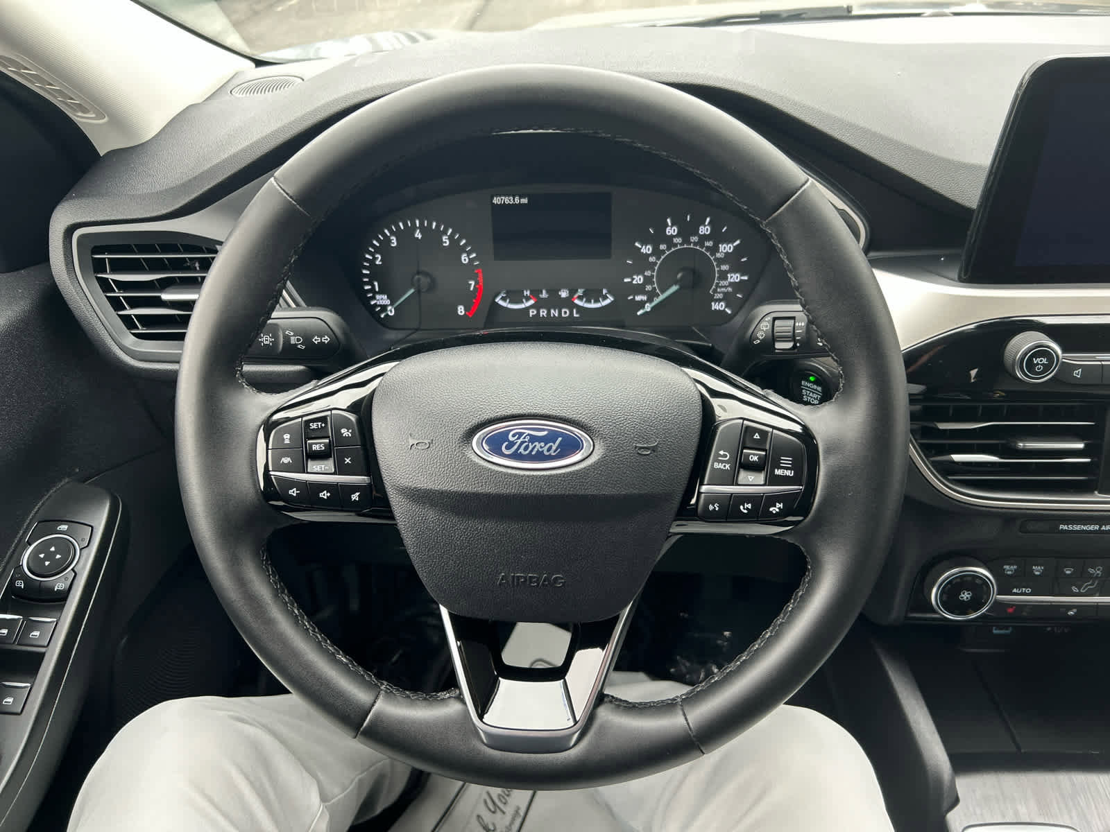 Used 2022 Ford Escape SE w/ Cold Weather Package image 16