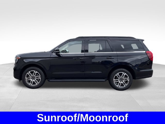 Used 2025 Ford Expedition Active AWD/4WD image 2