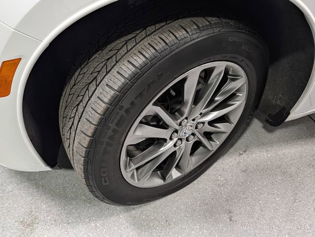 Used 2024 Buick Enclave Avenir w/ Avenir Technology Package image 10