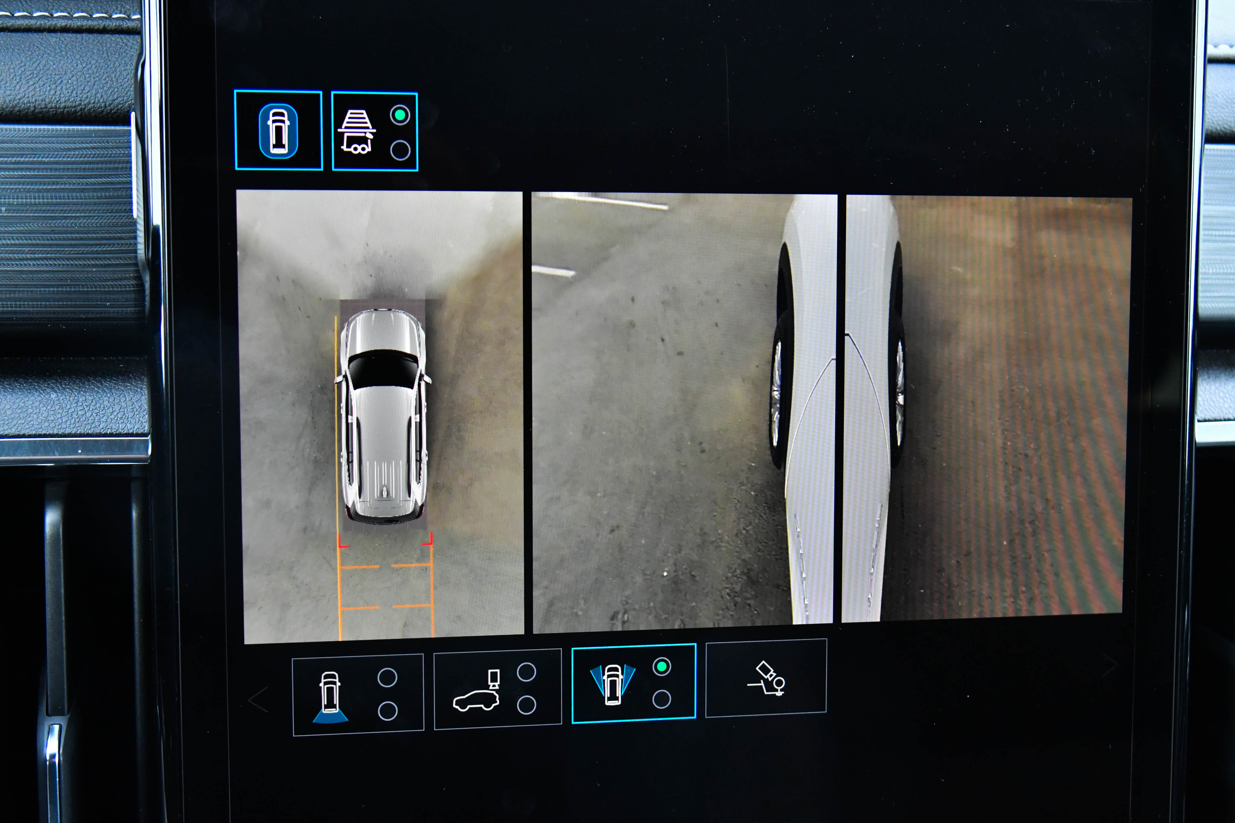 Used 2024 GMC Acadia Elevation image 25