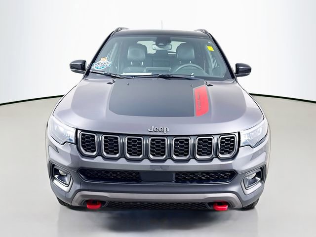 Used 2024 Jeep Compass Trailhawk w/ Sun and Sound Group AWD/4WD image 2