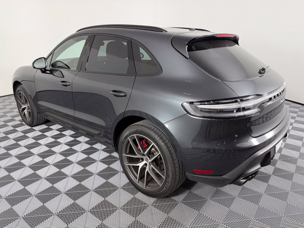 Certified 2025 Porsche Macan S AWD/4WD image 3