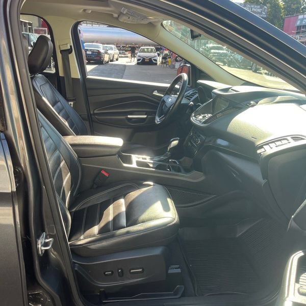 Used 2018 Ford Escape Titanium w/ Ford Safe & Smart Package AWD/4WD image 13