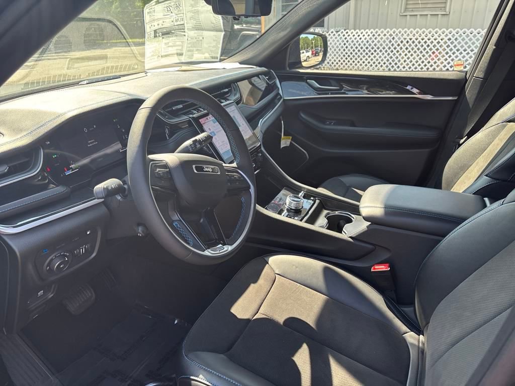 New 2024 Jeep Grand Cherokee Trailhawk w/ Advanced Protech Group II image 2