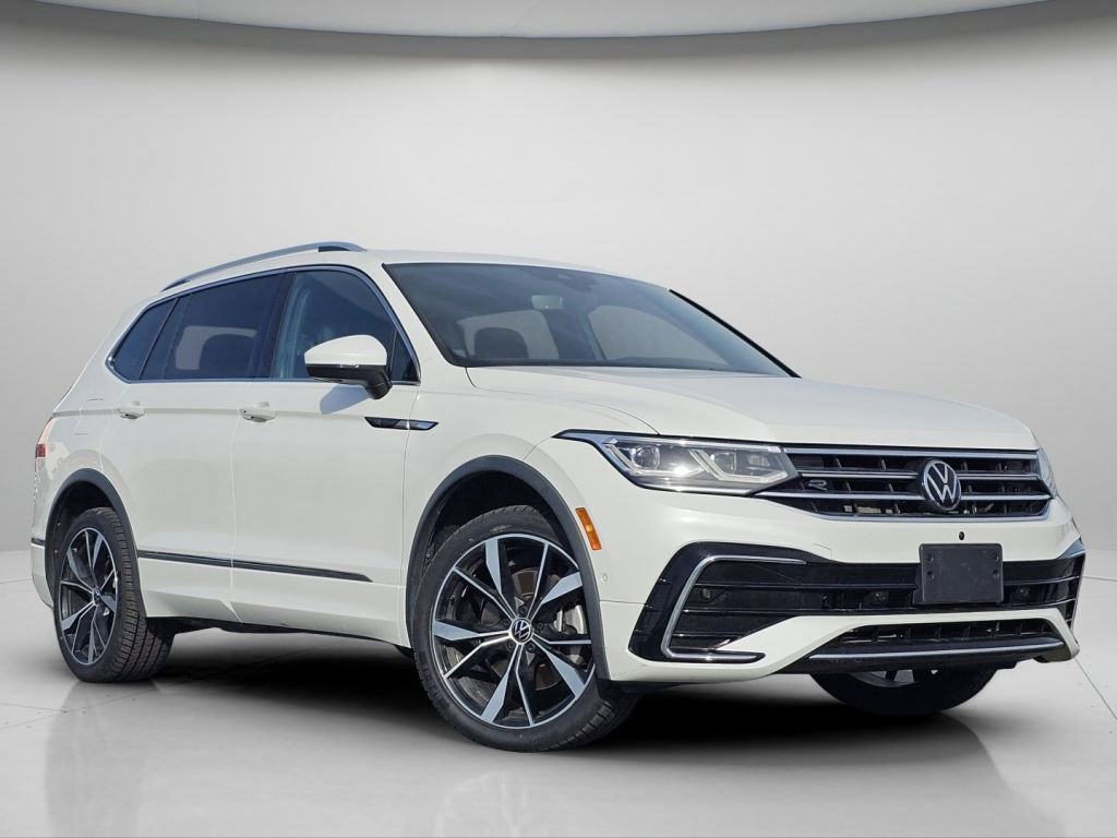 Used 2022 Volkswagen Tiguan SEL R-Line image 2