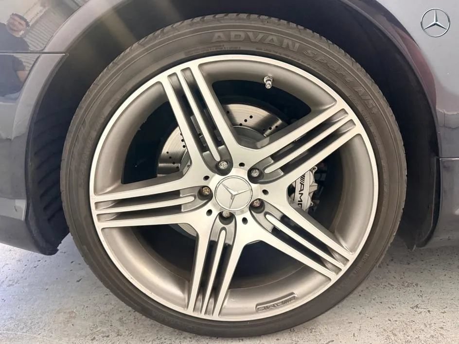 Used 2011 Mercedes-Benz SL 63 AMG image 38