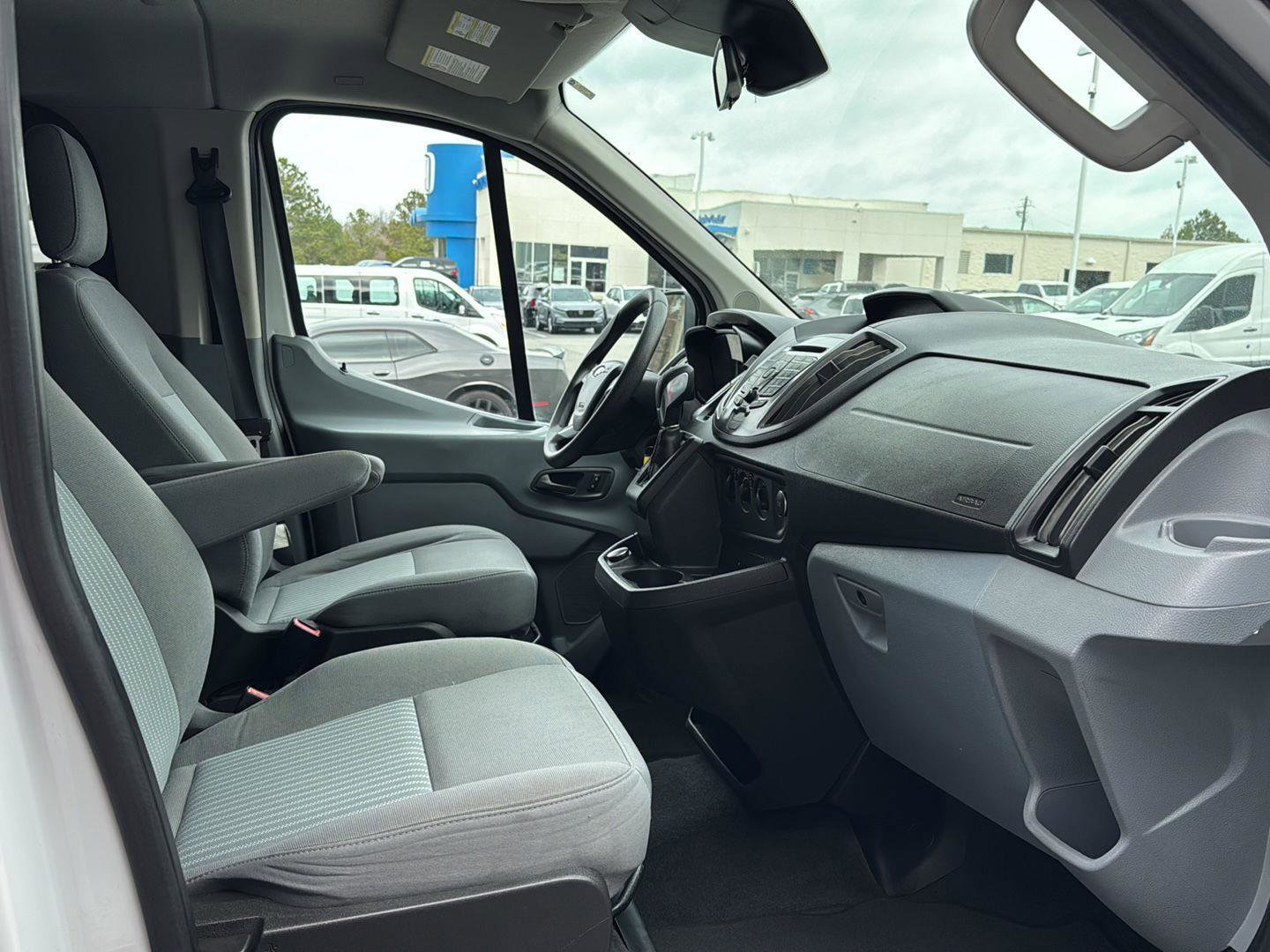 Used 2019 Ford Transit 350 XLT RWD image 9