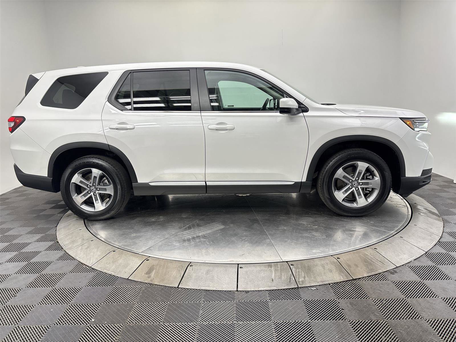 Used 2024 Honda Pilot EX-L image 17