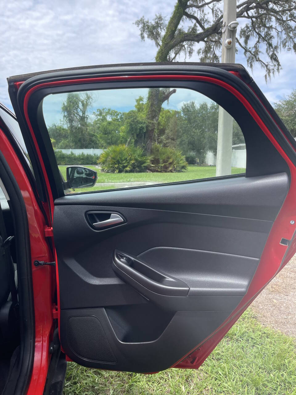 Used 2014 Ford Focus SE FWD image 13