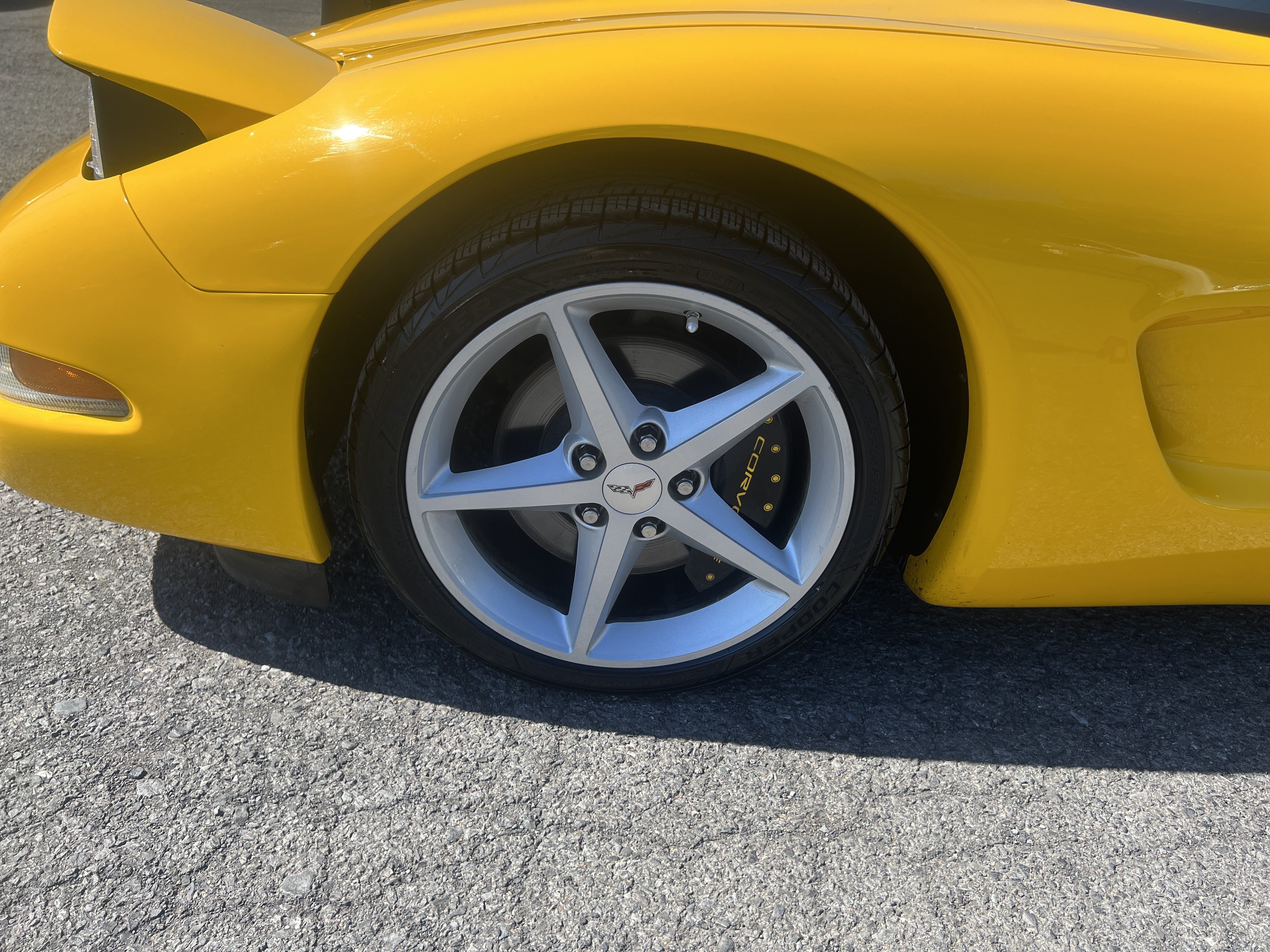 Used 2004 Chevrolet Corvette Convertible w/ Preferred Equipment Group RWD image 11