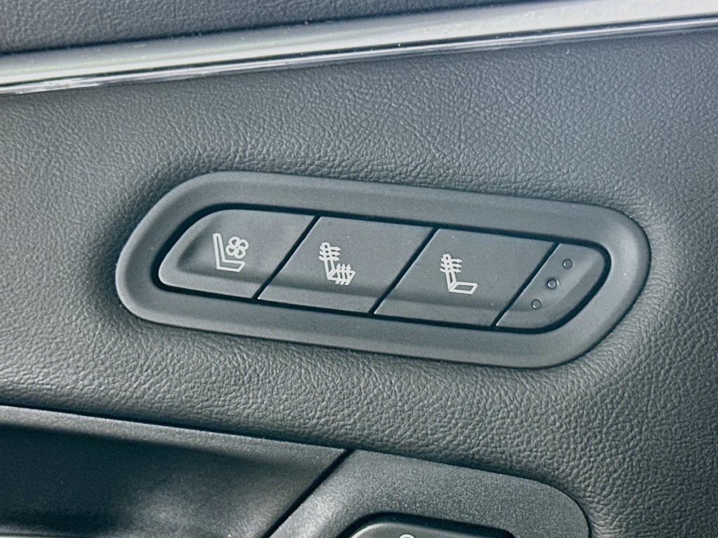 Certified 2023 Cadillac Escalade Sport AWD/4WD image 26
