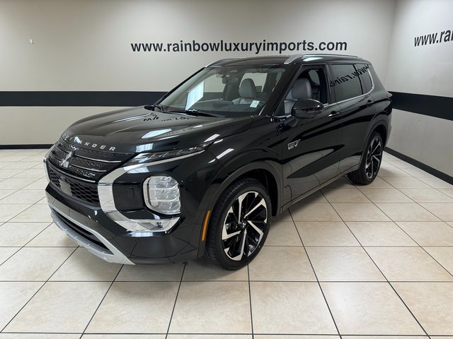 Used 2024 Mitsubishi Outlander 4WD Plug-In Hybrid image 3