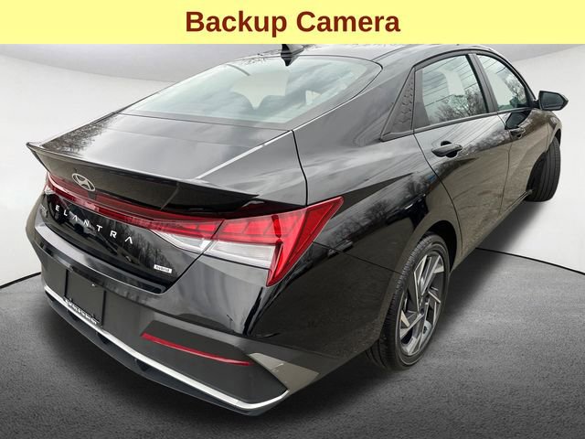 Used 2025 Hyundai Elantra SEL image 10