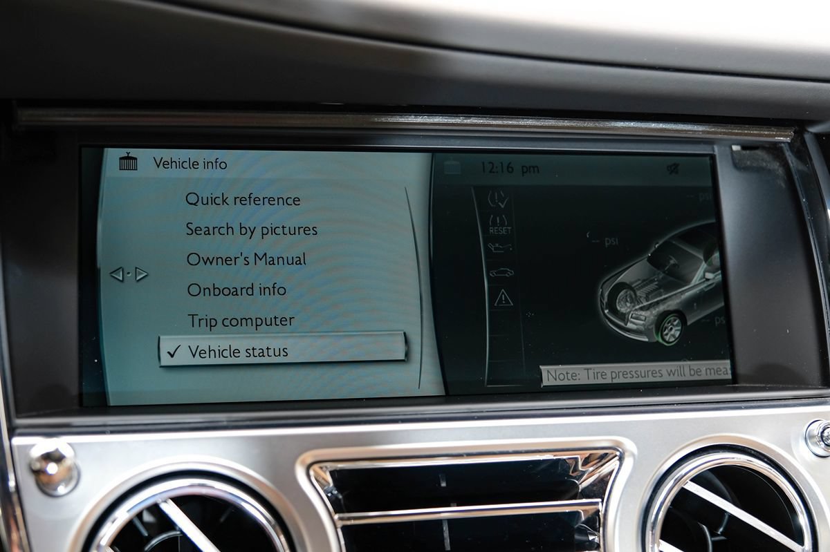 Used 2016 Rolls-Royce Wraith RWD image 35