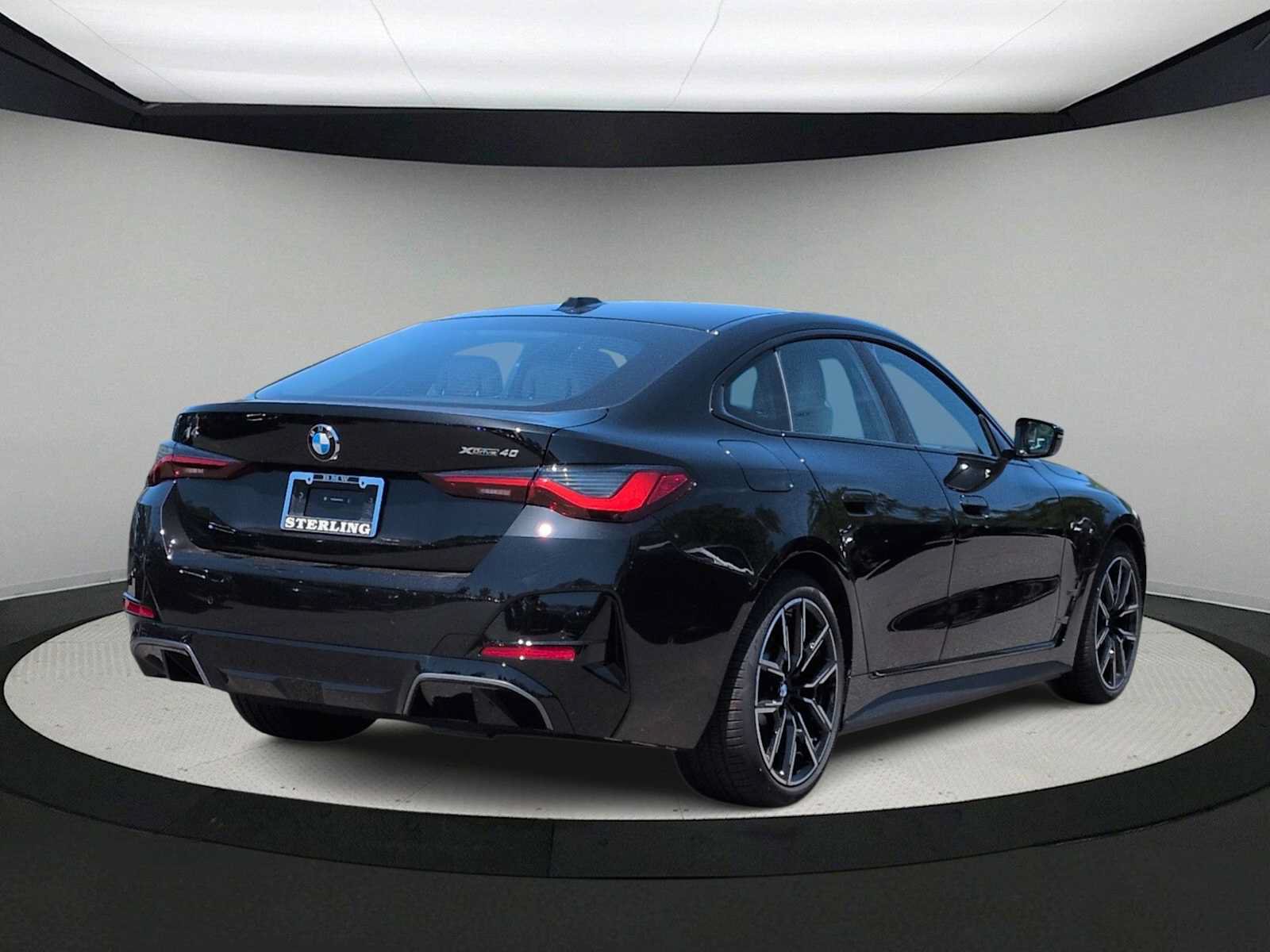 Used 2026 BMW i4 xDrive40i w/ M Sport Package AWD/4WD image 8