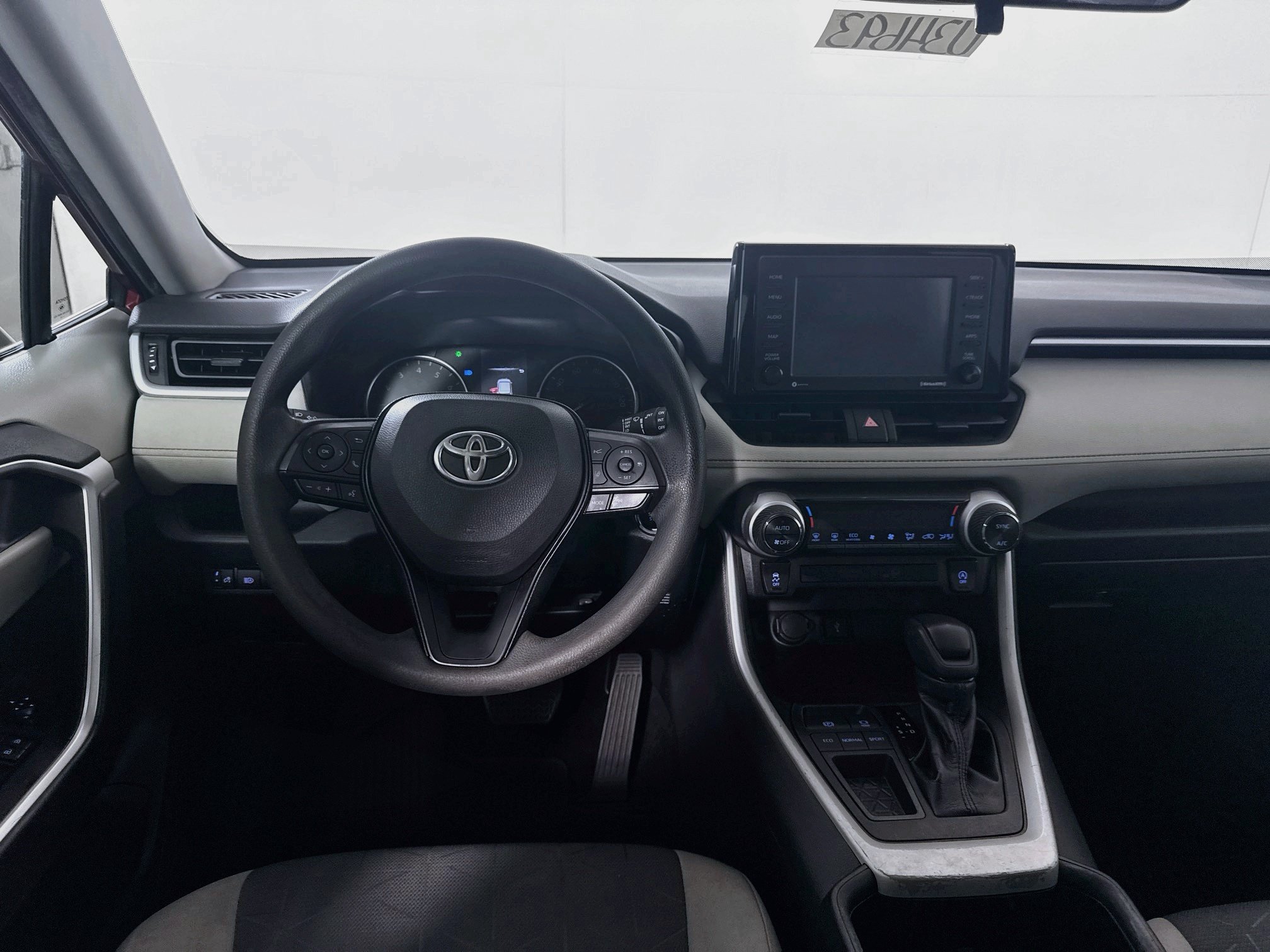 Used 2022 Toyota RAV4 XLE FWD image 19
