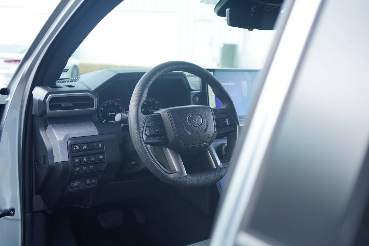 Used 2024 Toyota Tacoma 4x4 Double Cab Hybrid image 30