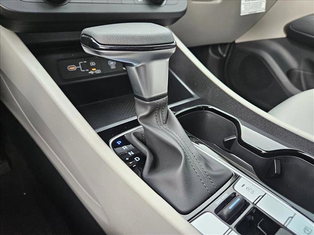 Certified 2025 Hyundai Tucson SE image 12