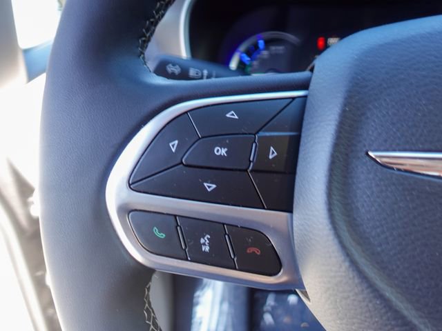 Used 2022 Chrysler Pacifica Touring-L image 13