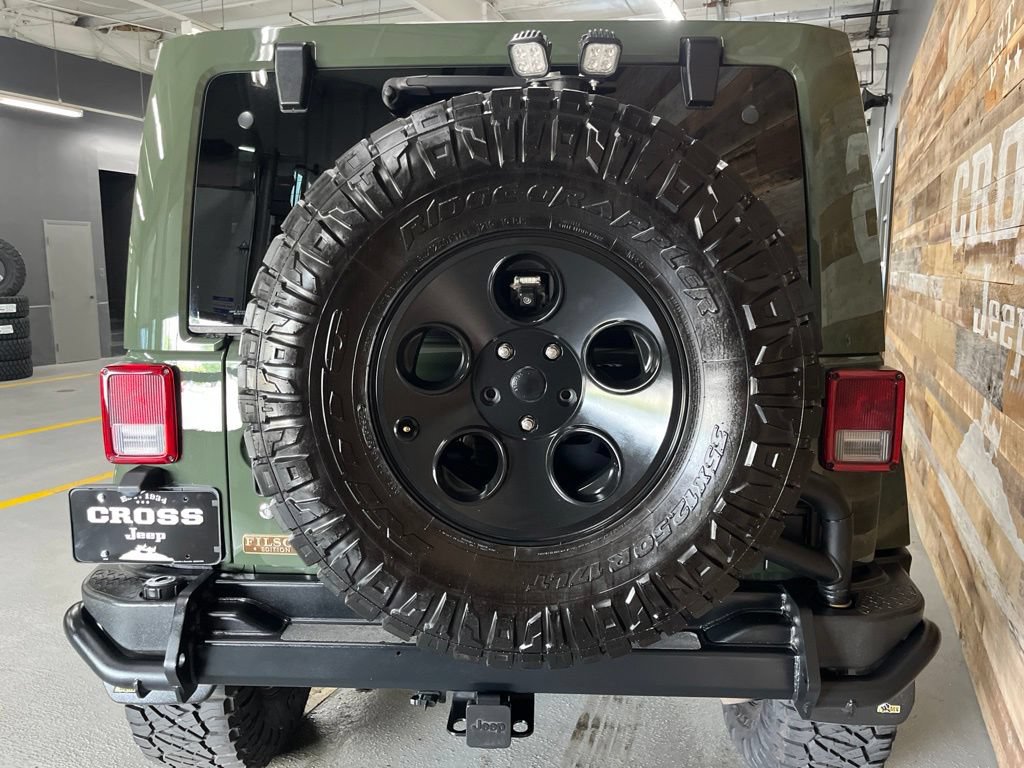 Used 2014 Jeep Wrangler Unlimited Rubicon w/ Connectivity Group AWD/4WD image 41