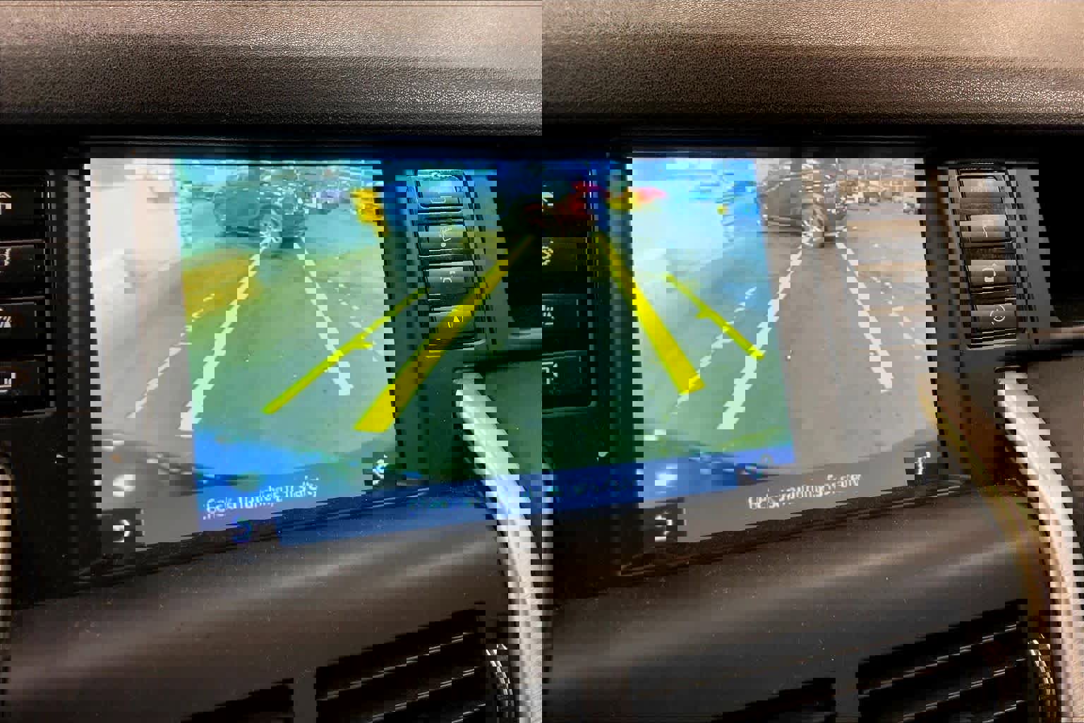 Used 2017 Land Rover Discovery Sport HSE Luxury image 26