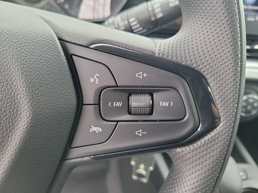 New 2026 Chevrolet Trax LS w/ LS Convenience Package FWD image 6