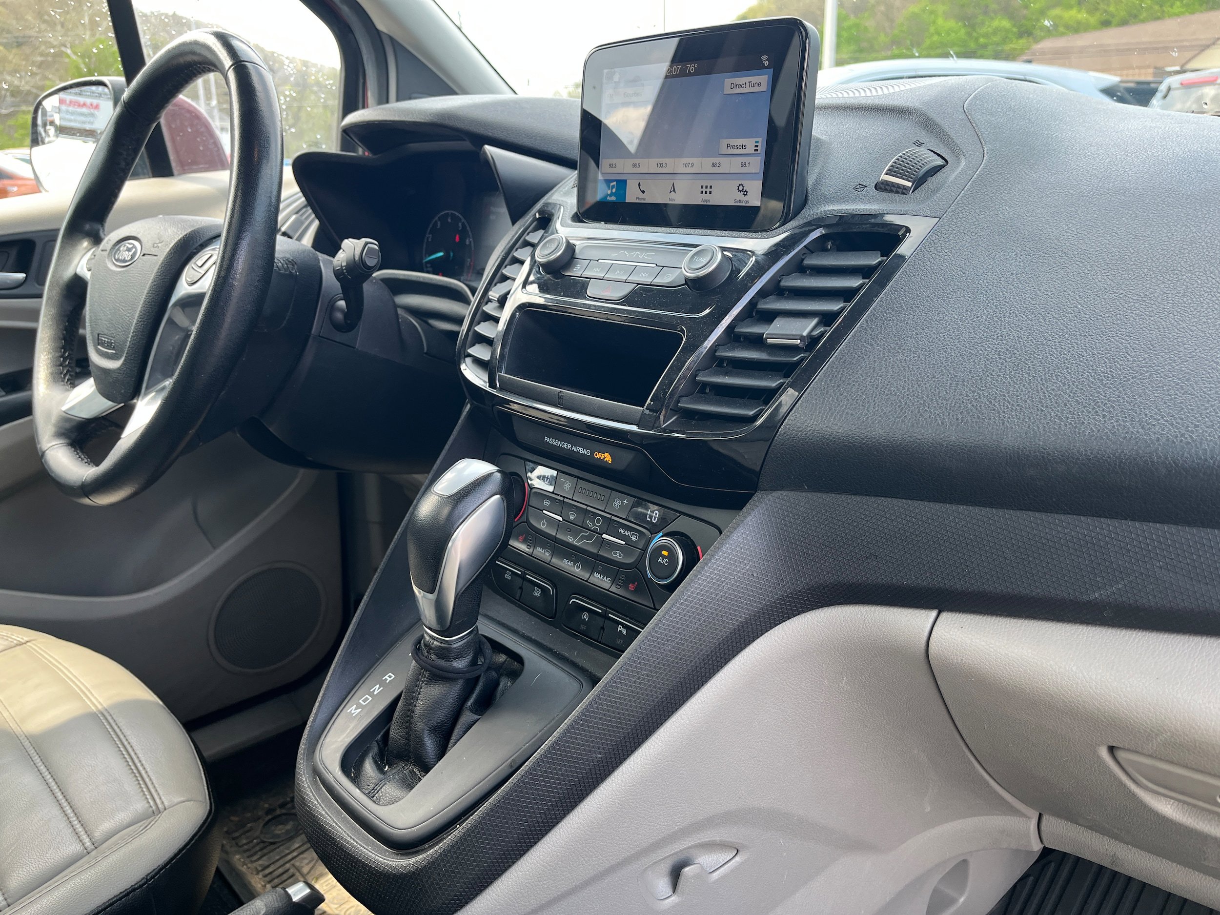 Used 2020 Ford Transit Connect Titanium FWD image 14