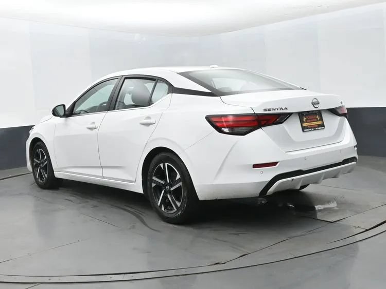 Used 2024 Nissan Sentra SV FWD image 9