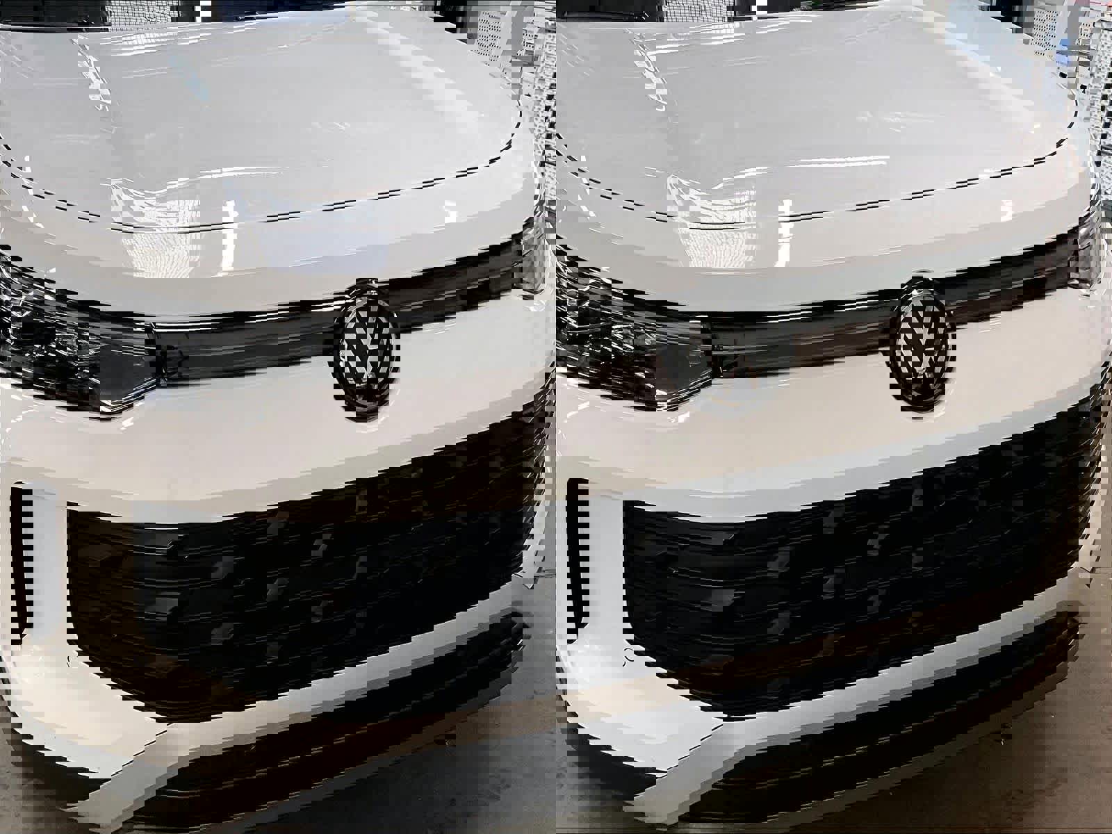 Certified 2025 Volkswagen Tiguan SE FWD image 31