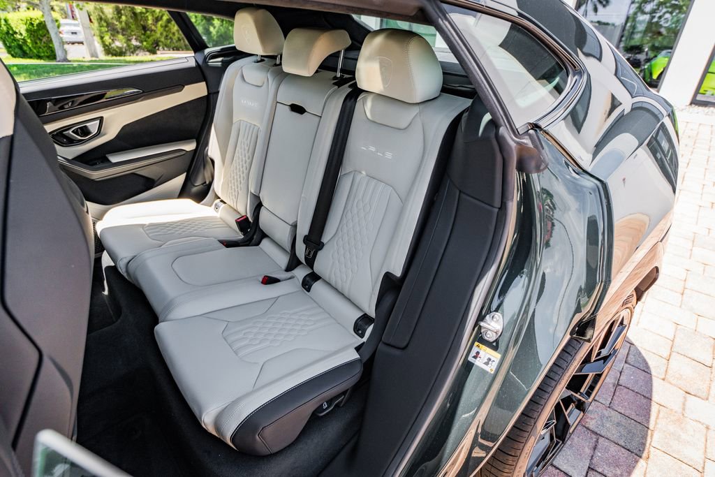 Used 2024 Lamborghini Urus S AWD/4WD image 36