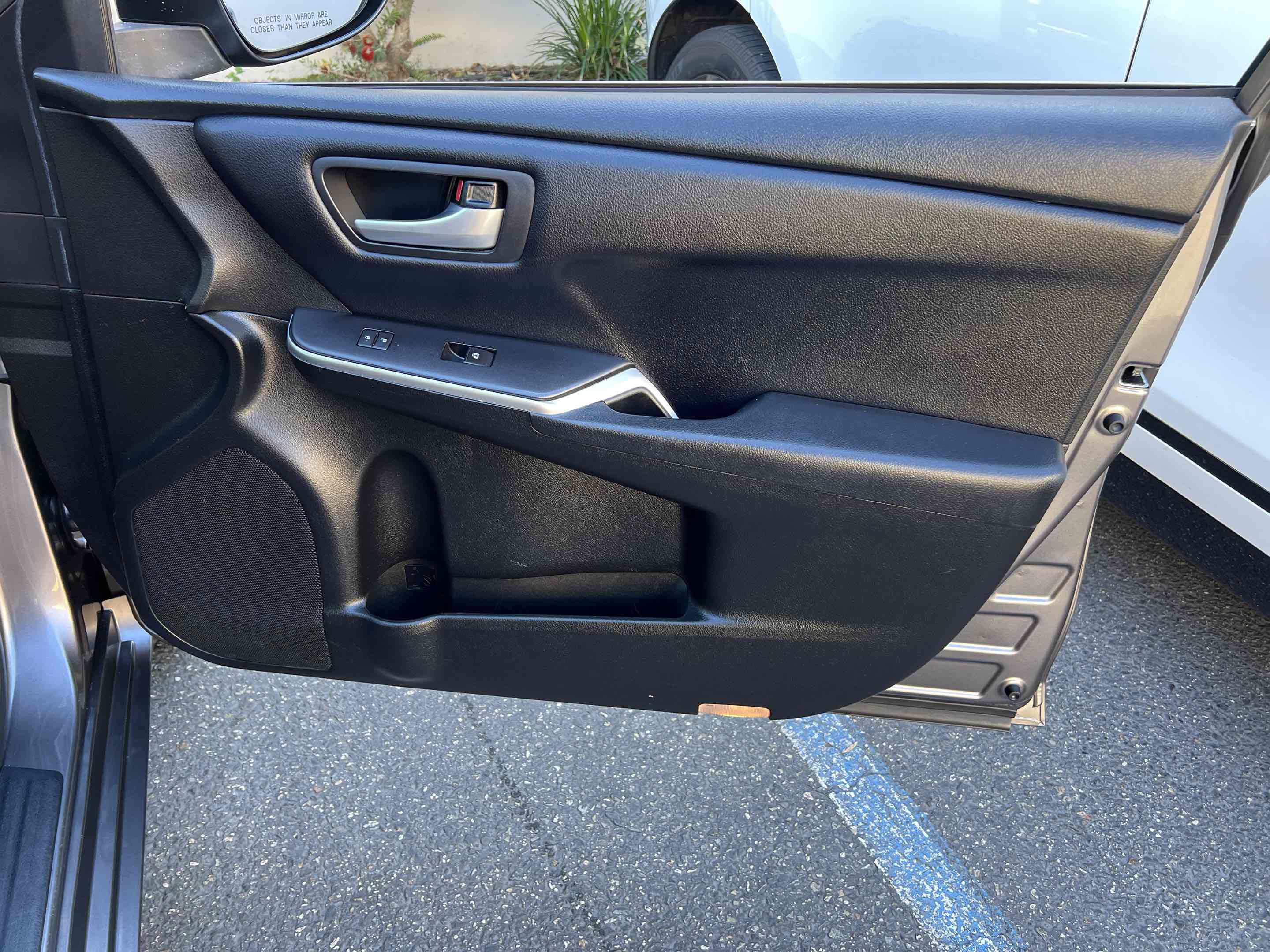 Used 2017 Toyota Camry SE w/ Moonroof Package FWD image 67
