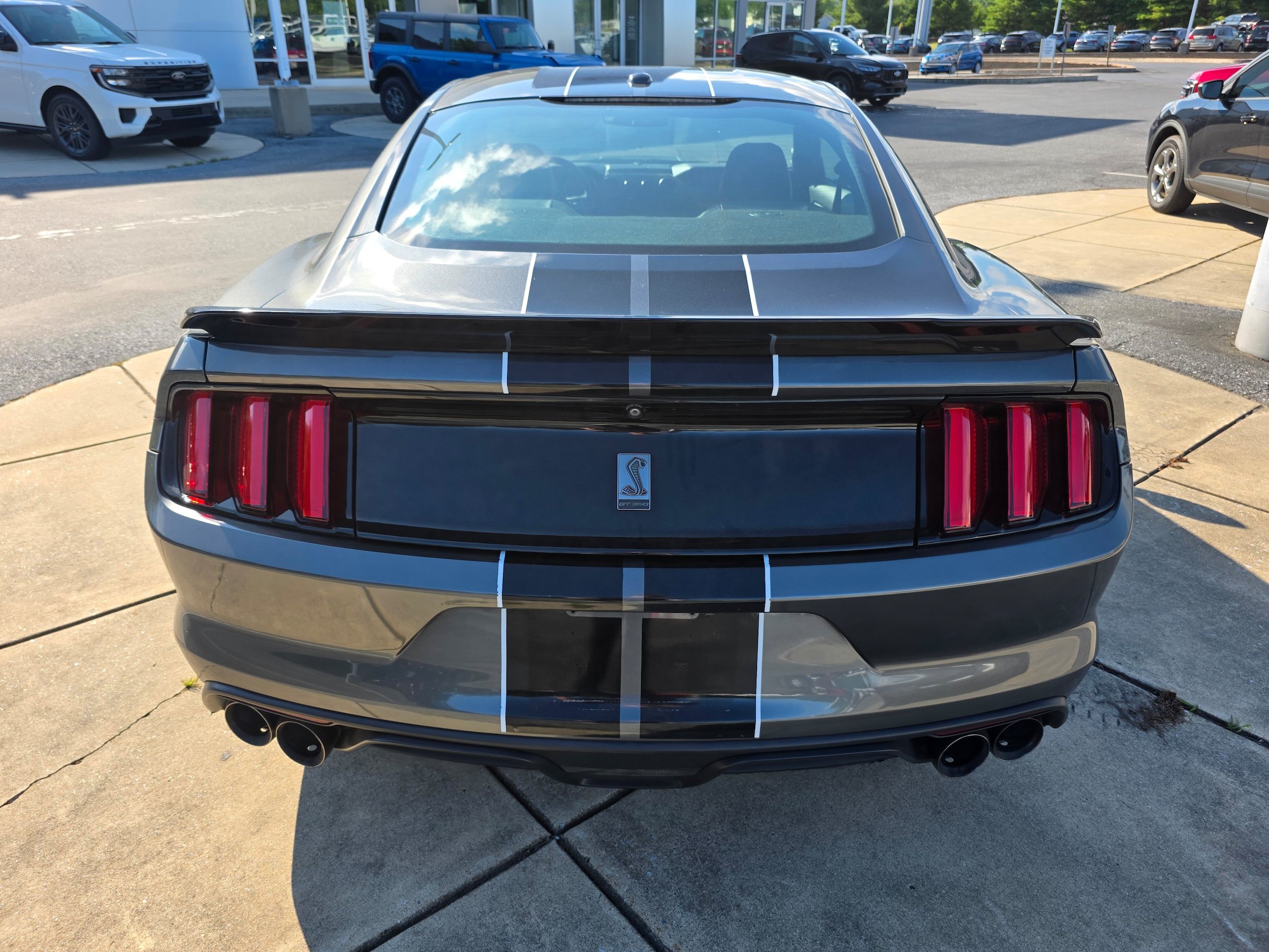 Certified 2018 Ford Mustang Shelby GT350 w/ Convenience Package RWD image 4