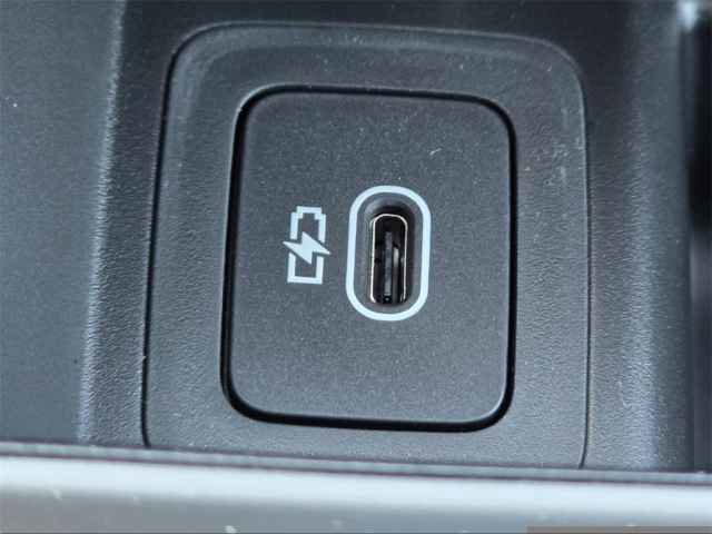 New 2025 Land Rover Range Rover Velar Dynamic SE image 18